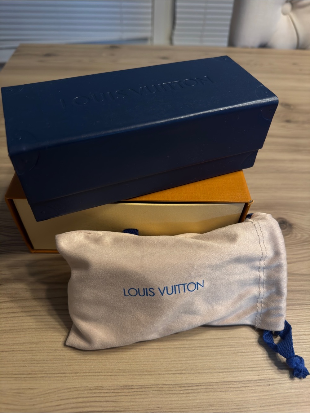 Louis Vuitton Black Sunglasses with Gold LV Emblem - Picture 3 of 7